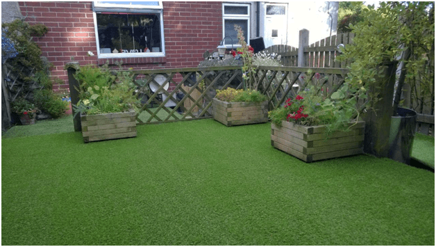 Instigate a Lush green Appeal to Your Outdoors with Artificial Grass!